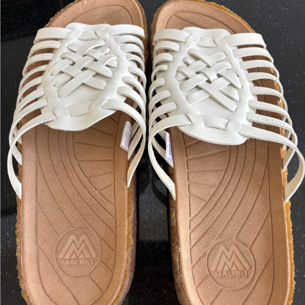 Malibu Mens white sandals 12